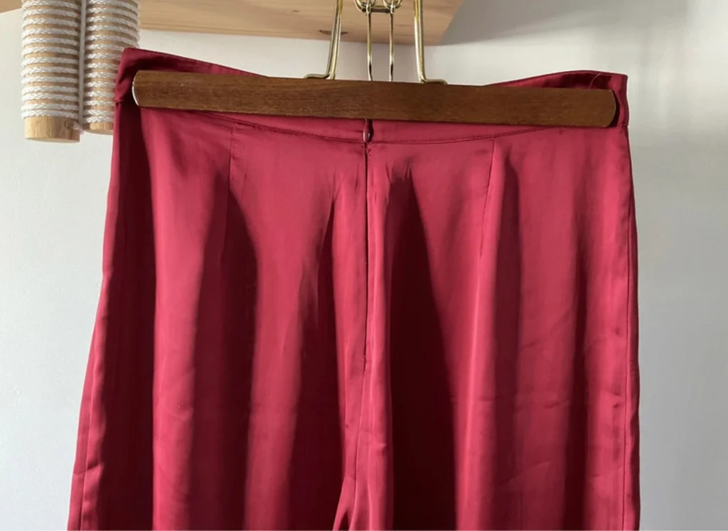 🔥-20%🔥 Pantalon Large Satiné – Bordeaux Profond T.S – photo 3